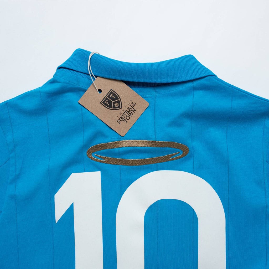 Camiseta Tributo D10S Azzurro FootballTown Color Azul Claro