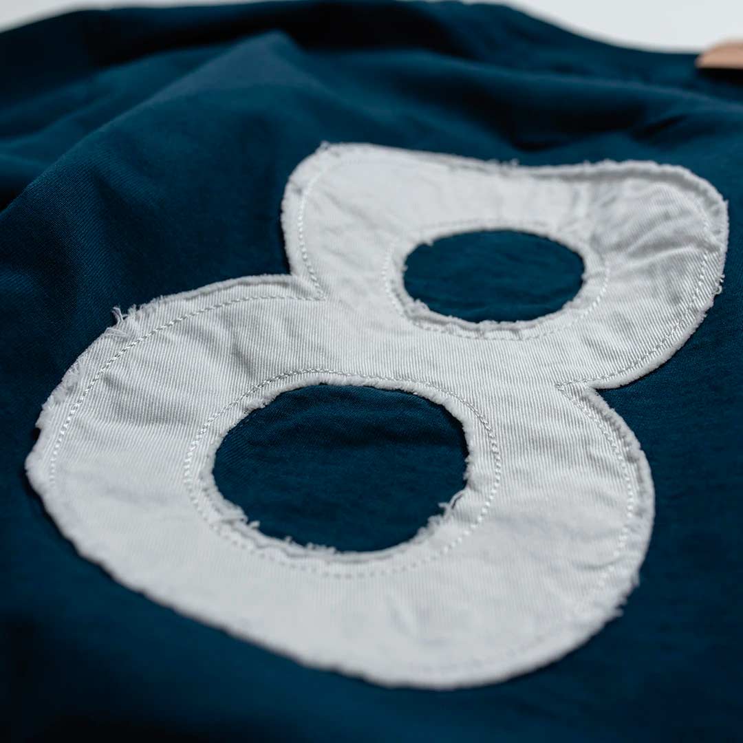 The Number 8 Rampant Lion FootballTown Color Azul