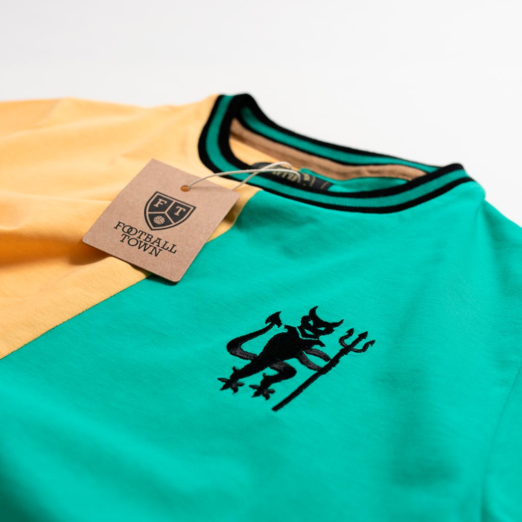 Camiseta The Devil Special Edition Football Town Color Verde/Amarillo